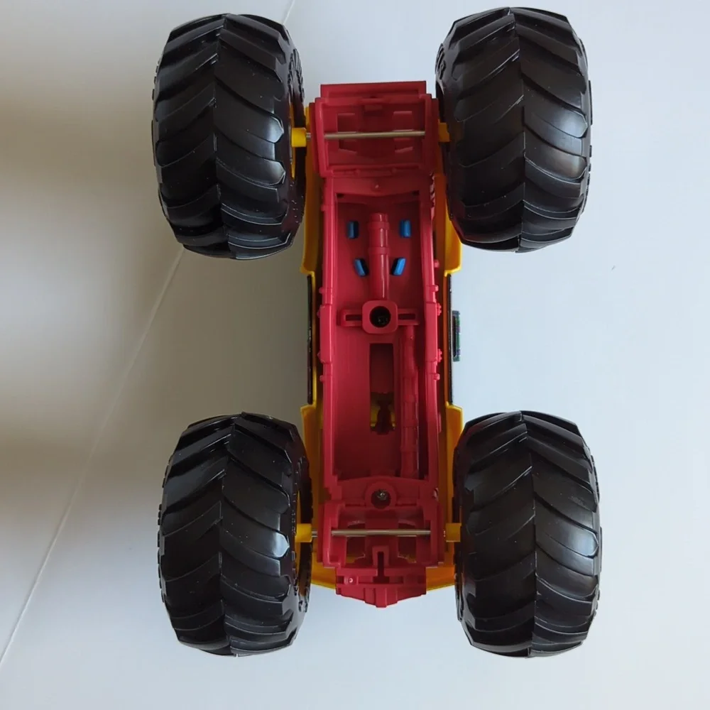 2021 Hot Wheels Monster Trucks oversized Reinerts Cajun crash 1/24th scale metal